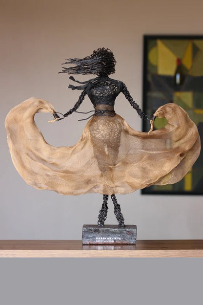 Handmade Wire Female Sculptures 🕊️✨