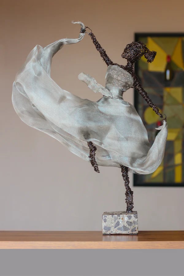 Handmade Wire Female Sculptures 🕊️✨