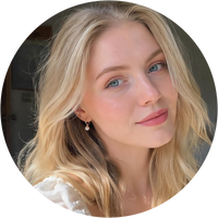 Emily Carter, Home Care & Lifestyle Blogger