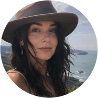 Sloane, At‑Home Hair Treatment Expert