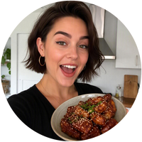 Mia Carter | Minimal Kitchen & Quick Meal Blogger