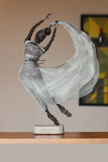 Handmade Wire Female Sculptures 🕊️✨