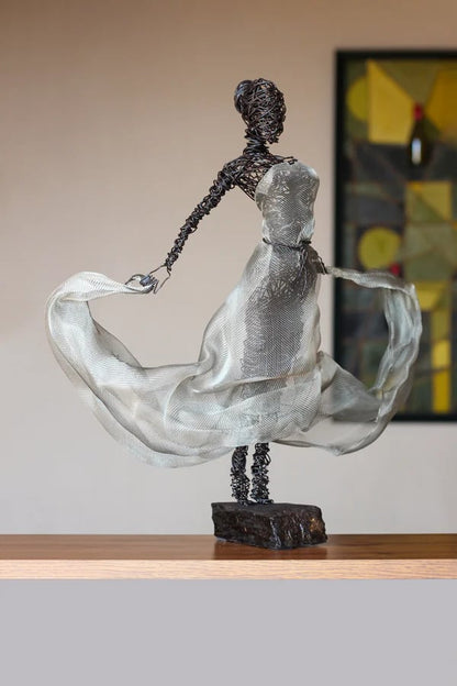 Handmade Wire Female Sculptures 🕊️✨