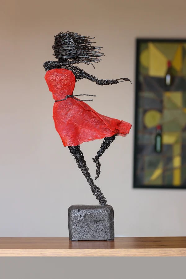 Handmade Wire Female Sculptures 🕊️✨