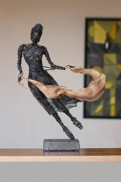 Handmade Wire Female Sculptures 🕊️✨
