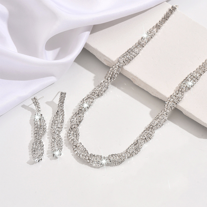💎 48% OFF NOW! ✨ Sparkling Rhinestone Claw Chain Necklace & Earrings Set – Elegant design, brilliant shine & lightweight – Perfect for parties, weddings & daily glamour 🌟